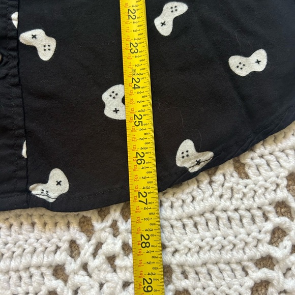 Hot Topic Video Game Controller Woven Button-Up Shirt Black White Size medium - Picture 6 of 7